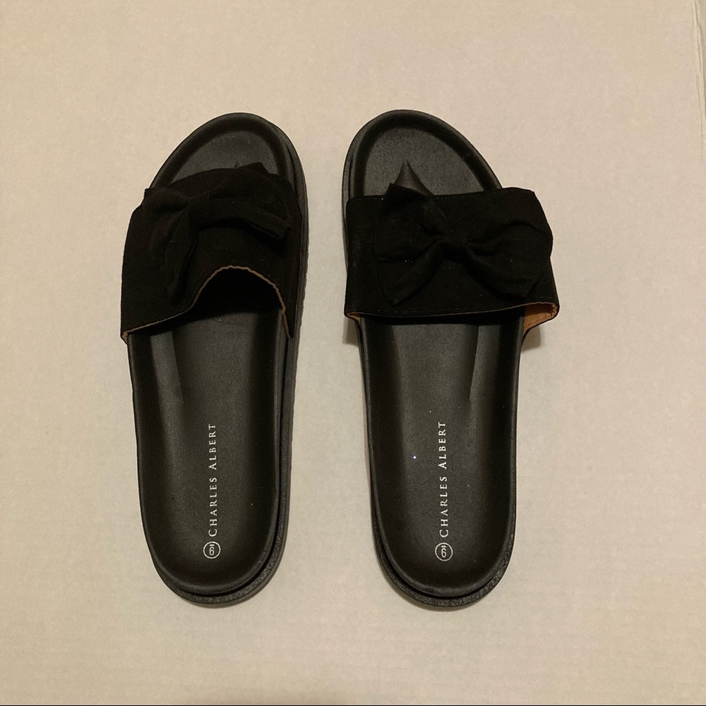 Charles Albert black bow sandals size 9 women’s